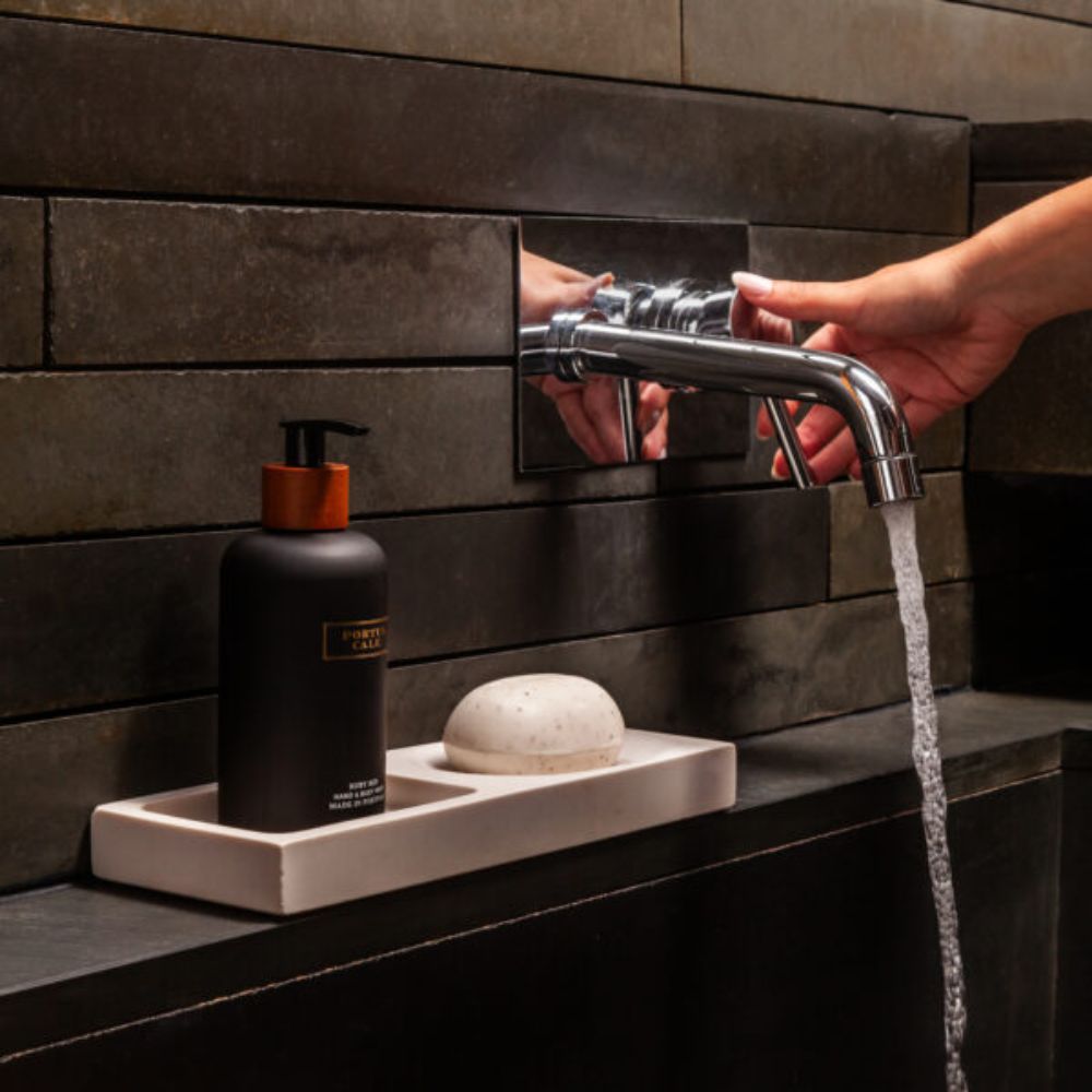 Portus Cale Ruby Red Hand&Body Wash 300ml image number null